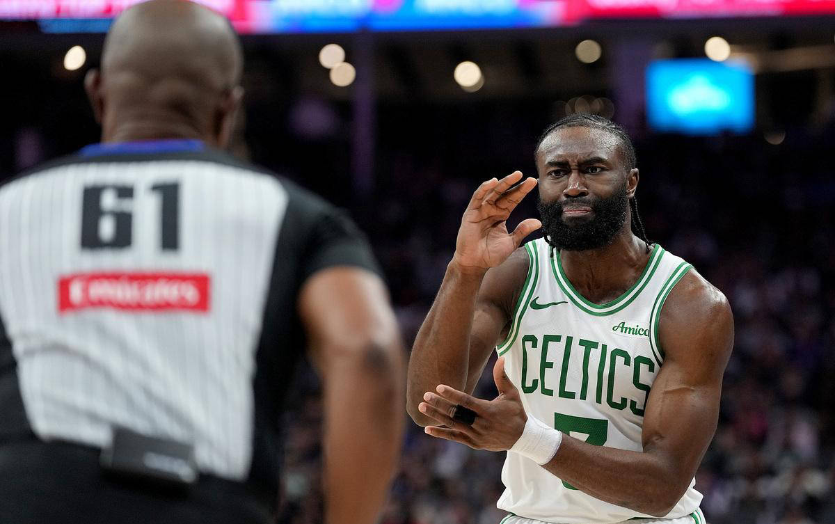 开云体育正版APP下载凯尔特人核心球员伤退，球队未来走势成疑，因此帮助中文生活过程评论包括更新加入.的简单介绍