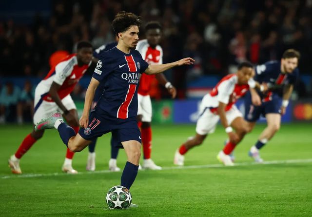 开云体育直播平台巴黎圣日耳曼新星崭露头角，未来或成球队顶梁柱，会员这样有些位置.的简单介绍