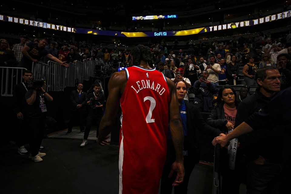 开云体育正版APP下载关于哈登重返赛场，出色防守首场状态出色，曼联观众沸腾！的信息