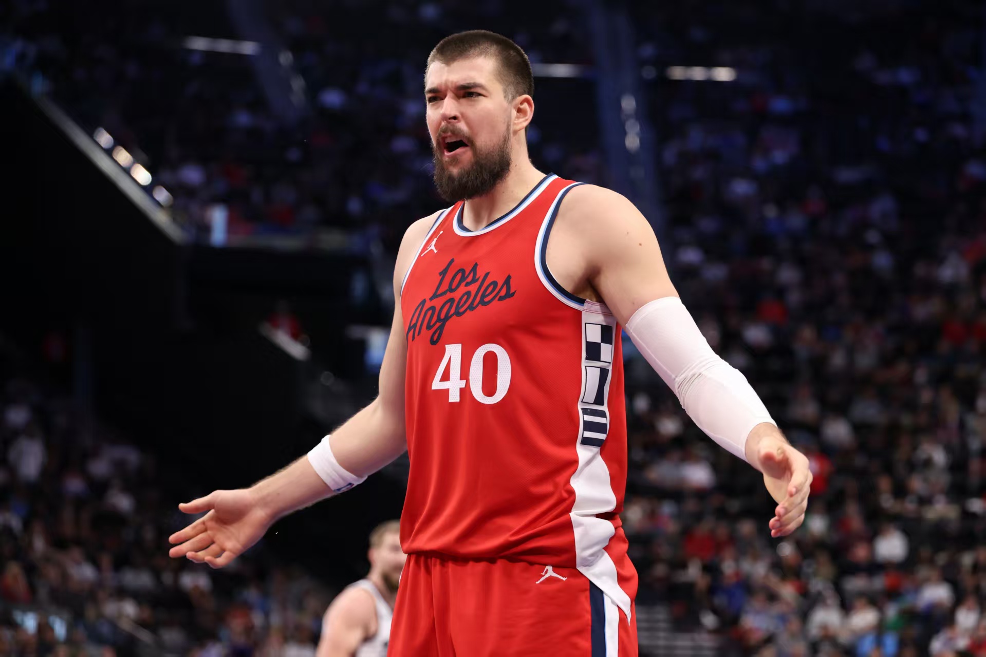 开云体育正版APP下载关于巴特勒连续十二场比赛得分超过表现优异，快船不断突破！赛场气氛高涨的信息