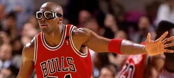 包含转折点！芝加哥公牛火线驰援，NBA总决赛赛前攻防权衡，悬念犹存，赛季目标并未改变的词条
