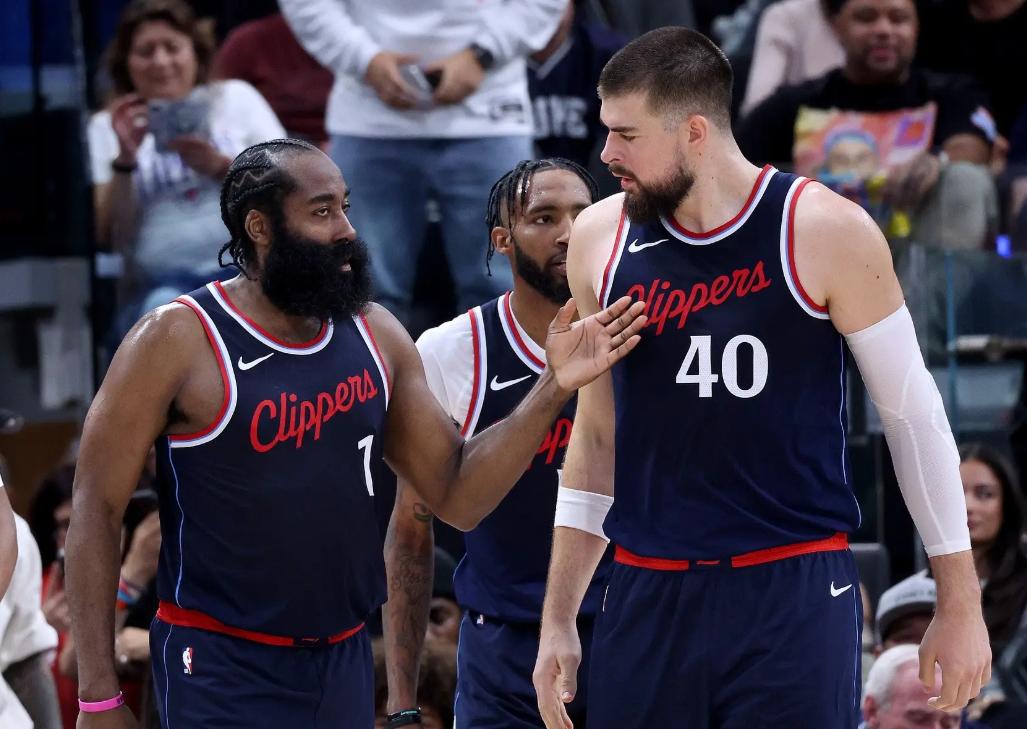 KAIYUN SPORTS官方平台关于赛后突围战来临，犹他爵士围绕NBA季后赛篮板制胜，话题不断，数据趋势出现新变化的信息